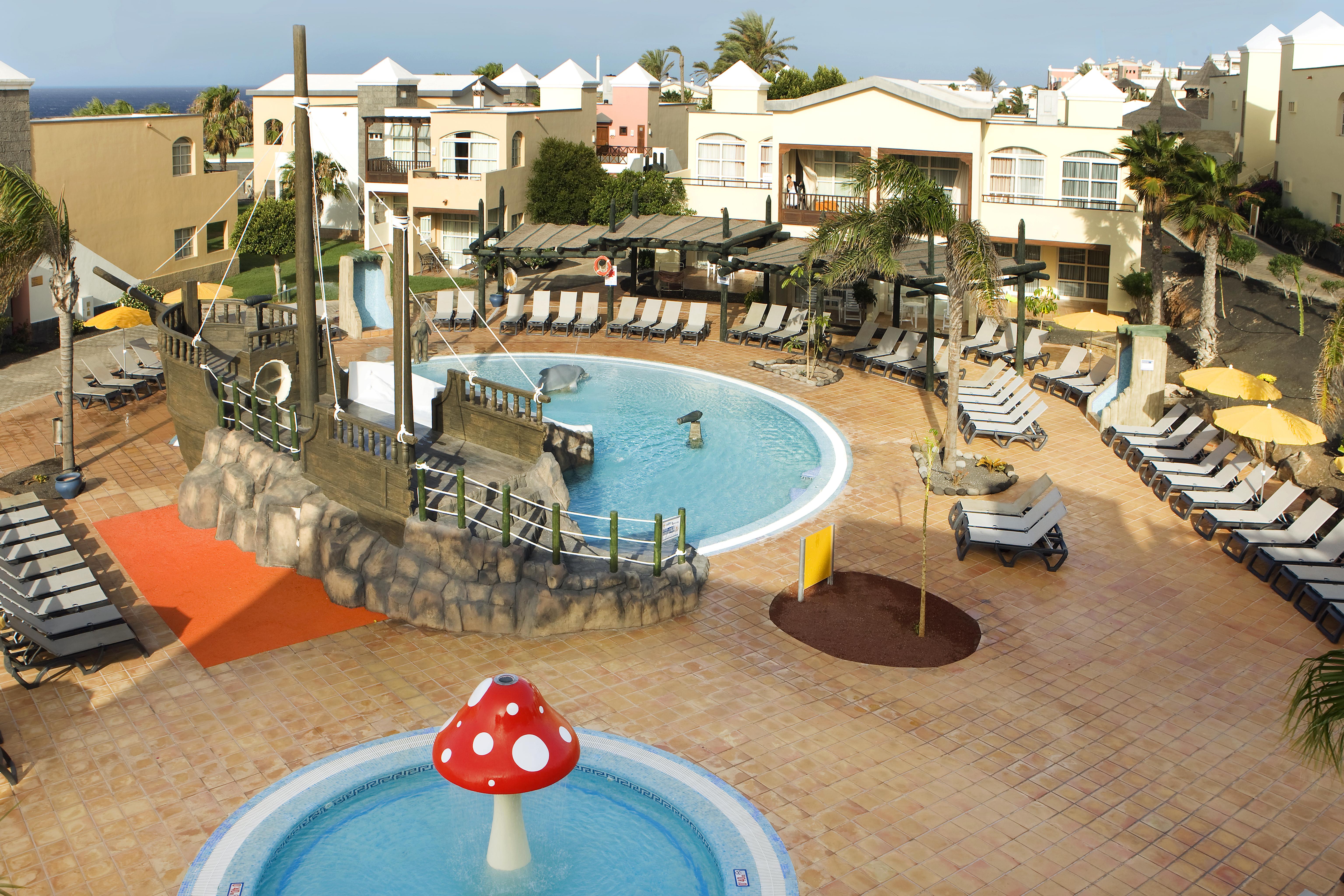 H10 Rubicón Palace Playa Blanca  Exterior foto Club Hotel Calma Gran Magal